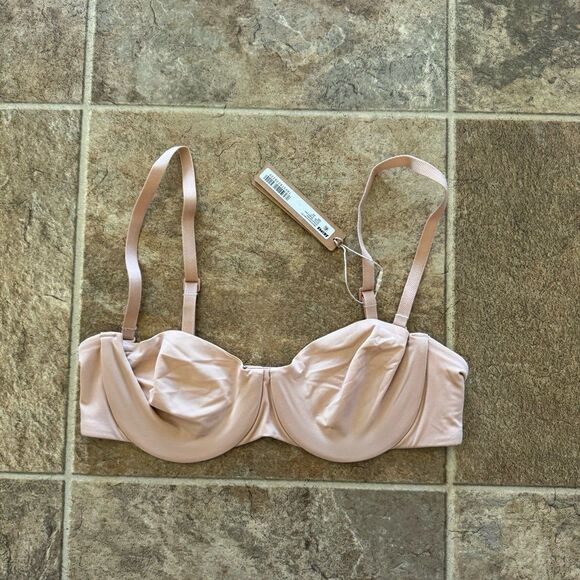 Skims Smoothing Intimates Unlined Strapless Bra Clay Size 34A - Picture 3 of 10